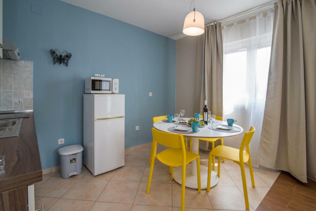 Apartments Sanjin Kornic Exterior photo